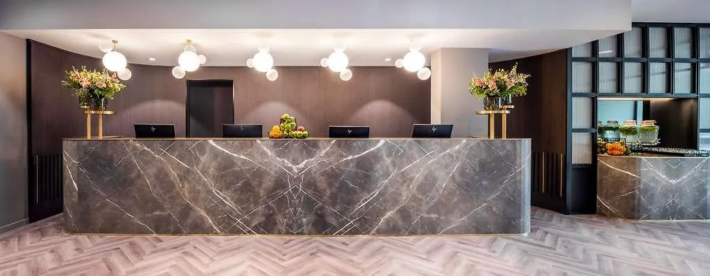 Doubletree By Hilton Brussels City Saint-Josse-ten-Noode فندق
